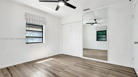 1007 N 31st Road Hollywood FL 33021