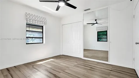 1007 N 31st Road Hollywood FL 33021
