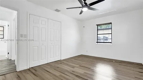 1007 N 31st Road Hollywood FL 33021