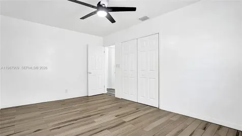 1007 N 31st Road Hollywood FL 33021