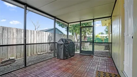 1007 N 31st Road Hollywood FL 33021