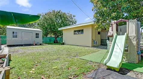 1007 N 31st Road Hollywood FL 33021