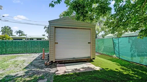 1007 N 31st Road Hollywood FL 33021