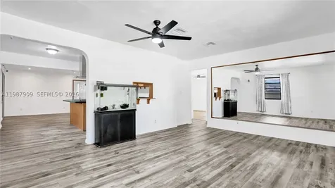 1007 N 31st Road Hollywood FL 33021