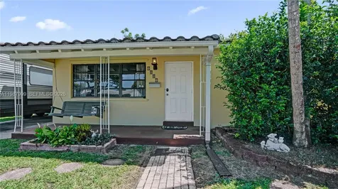1007 N 31st Road Hollywood FL 33021