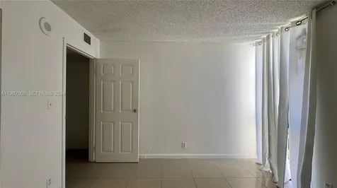 17021 N Bay Road Sunny Isles Beach FL 33160
