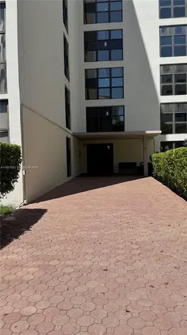 17021 N Bay Road Sunny Isles Beach FL 33160