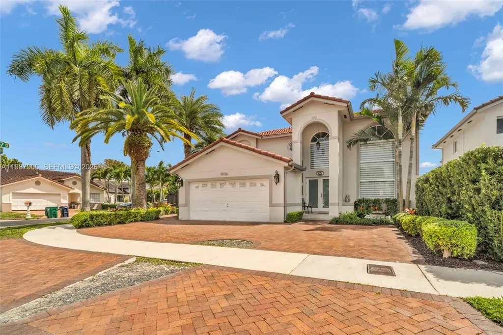 15726 SW 76th Terrace Miami FL 33193