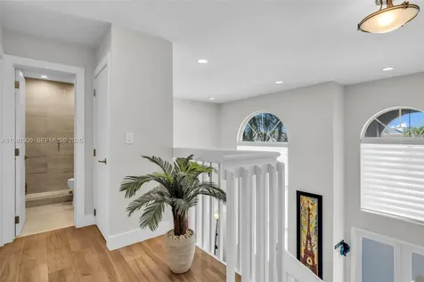 15726 SW 76th Terrace Miami FL 33193