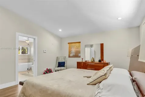15726 SW 76th Terrace Miami FL 33193