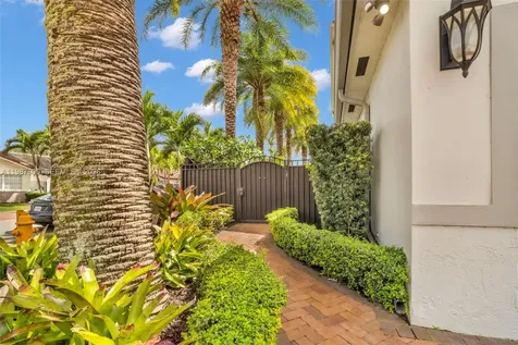 15726 SW 76th Terrace Miami FL 33193