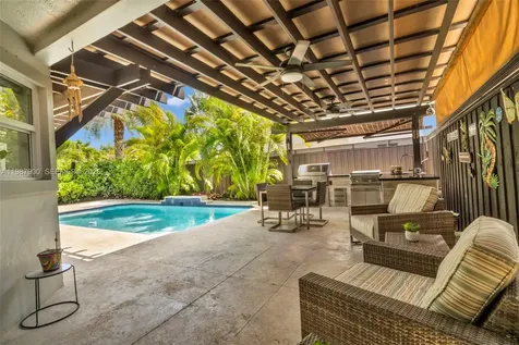 15726 SW 76th Terrace Miami FL 33193