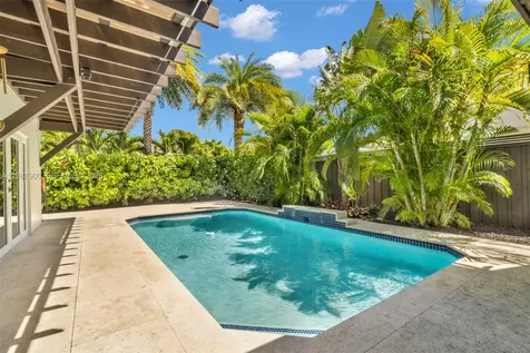 15726 SW 76th Terrace Miami FL 33193