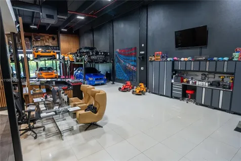 6010 NW 102nd Avenue Doral FL 33178