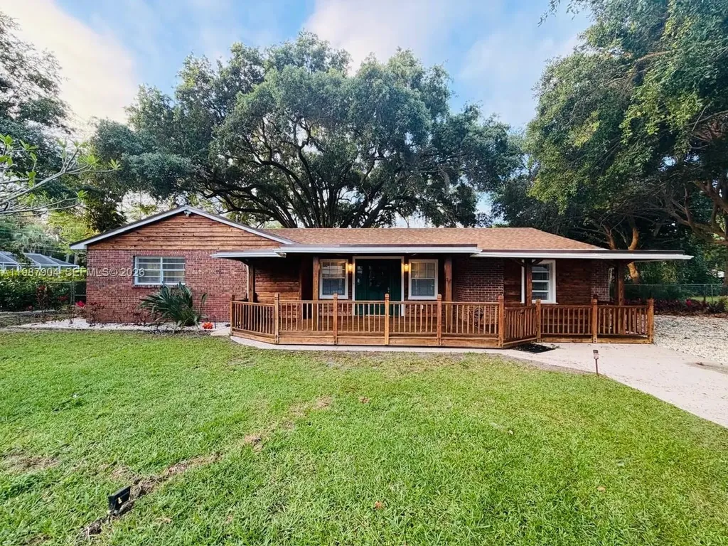 4556 Woodmere Lane Lake Worth FL 33463