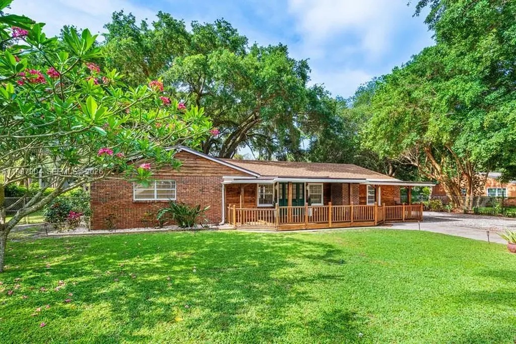 4556 Woodmere Lane Lake Worth FL 33463