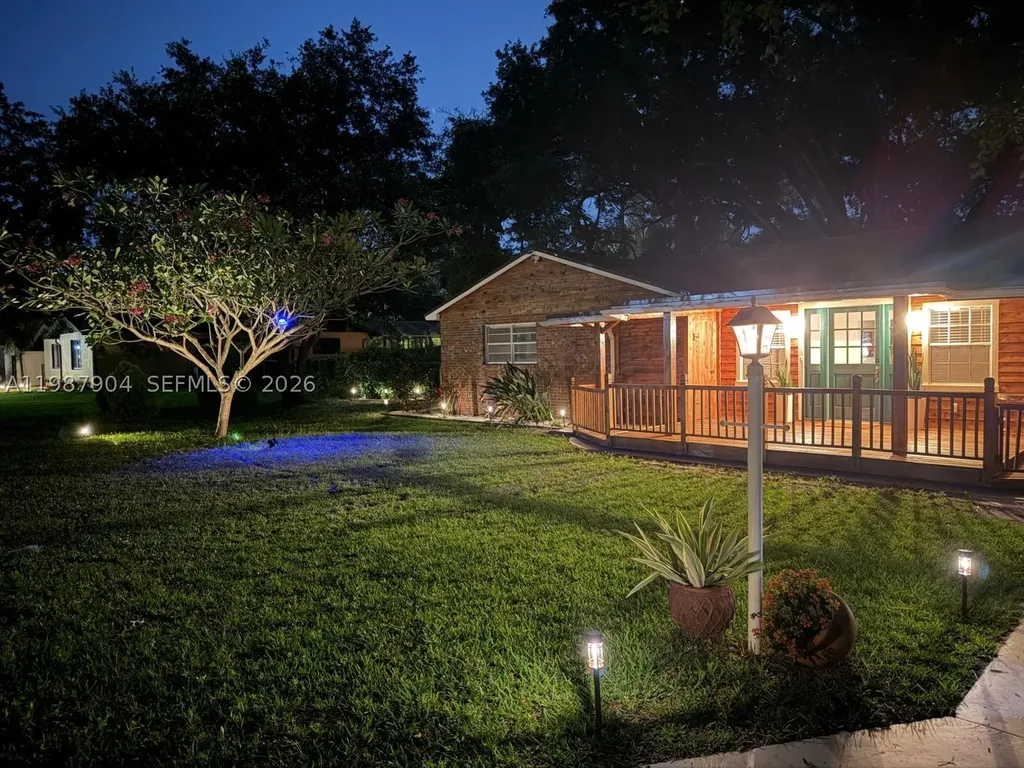 4556 Woodmere Lane Lake Worth FL 33463