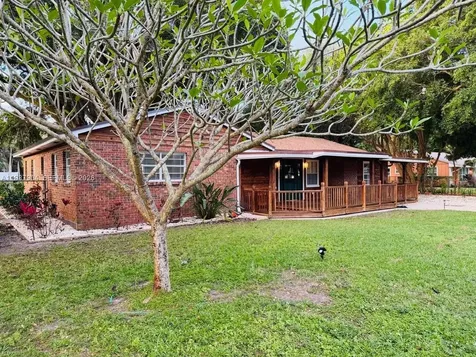 4556 Woodmere Lane Lake Worth FL 33463