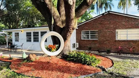 4556 Woodmere Lane Lake Worth FL 33463