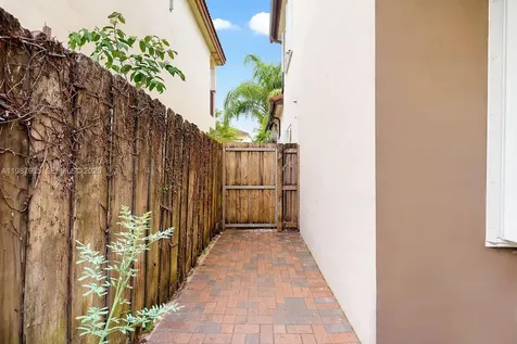 16479 SW 50th Terrace Miami FL 33185