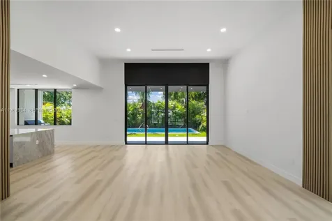 536 NW 48th Street Miami FL 33127