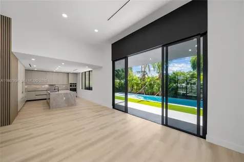 536 NW 48th Street Miami FL 33127