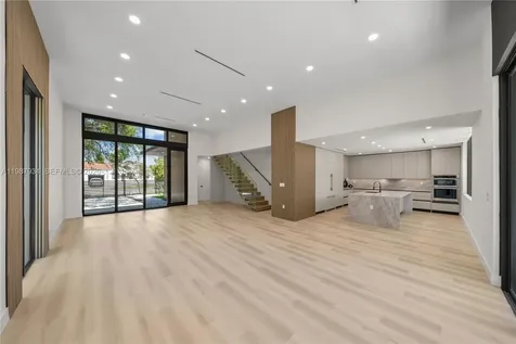 536 NW 48th Street Miami FL 33127