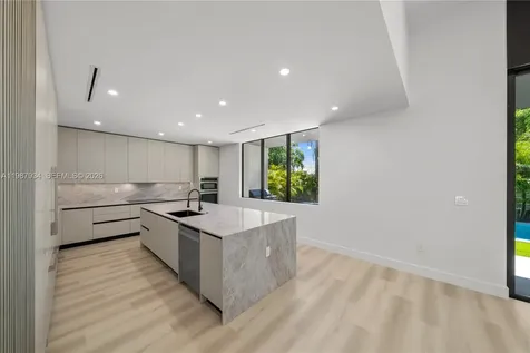 536 NW 48th Street Miami FL 33127