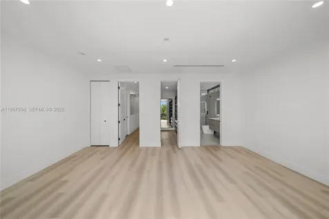 536 NW 48th Street Miami FL 33127
