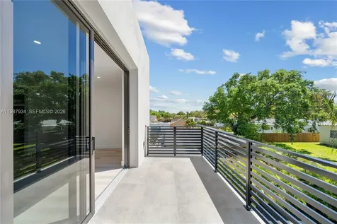 536 NW 48th Street Miami FL 33127