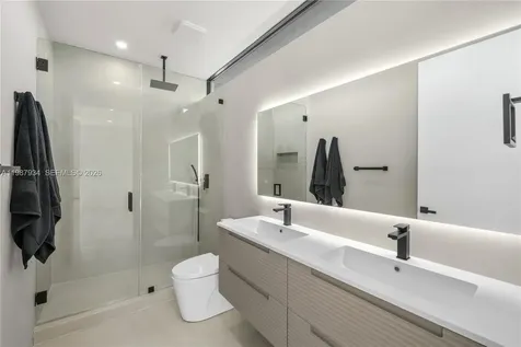 536 NW 48th Street Miami FL 33127