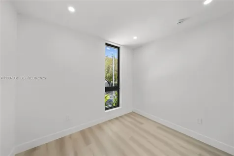 536 NW 48th Street Miami FL 33127