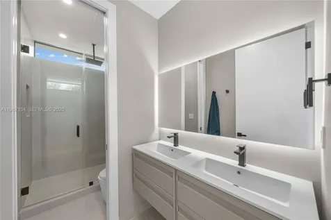 536 NW 48th Street Miami FL 33127