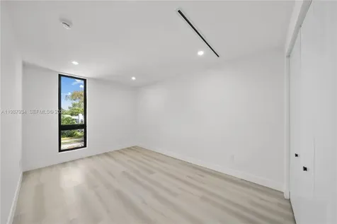 536 NW 48th Street Miami FL 33127