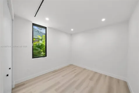 536 NW 48th Street Miami FL 33127