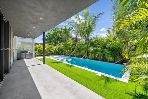 536 NW 48th Street Miami FL 33127
