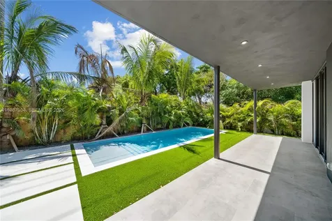 536 NW 48th Street Miami FL 33127