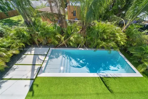 536 NW 48th Street Miami FL 33127