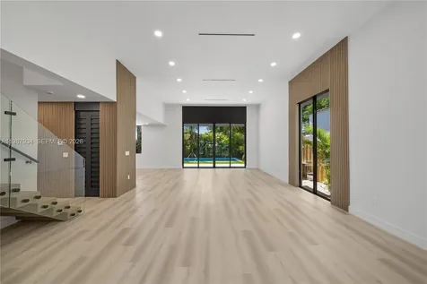 536 NW 48th Street Miami FL 33127