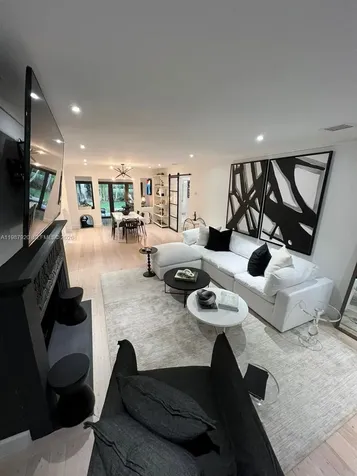 5173 Alton Road Miami Beach FL 33140