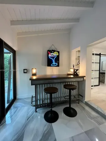 5173 Alton Road Miami Beach FL 33140