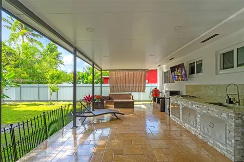 10747 NW 22nd Court Miami FL 33167
