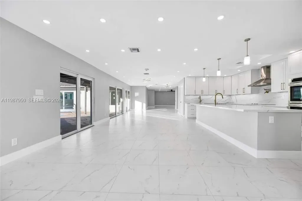 4010 NW 99th Avenue Coral Springs FL 33065