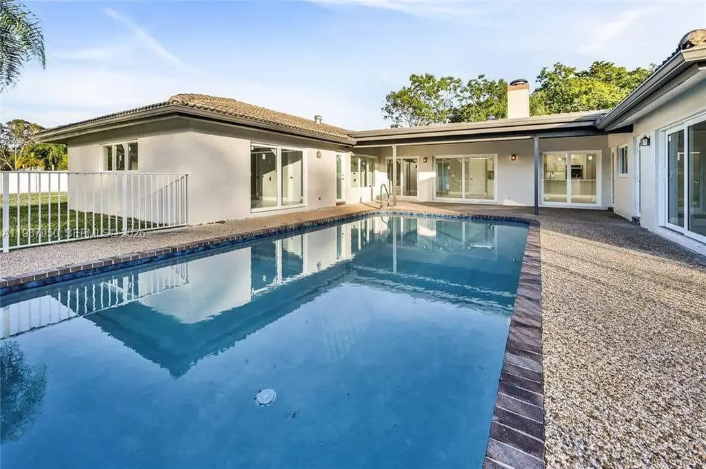 4010 NW 99th Avenue Coral Springs FL 33065