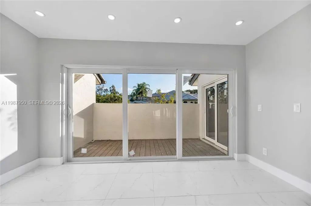 4010 NW 99th Avenue Coral Springs FL 33065