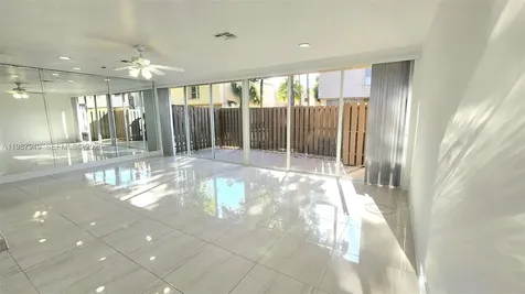 841 NW 81st Avenue Plantation FL 33324