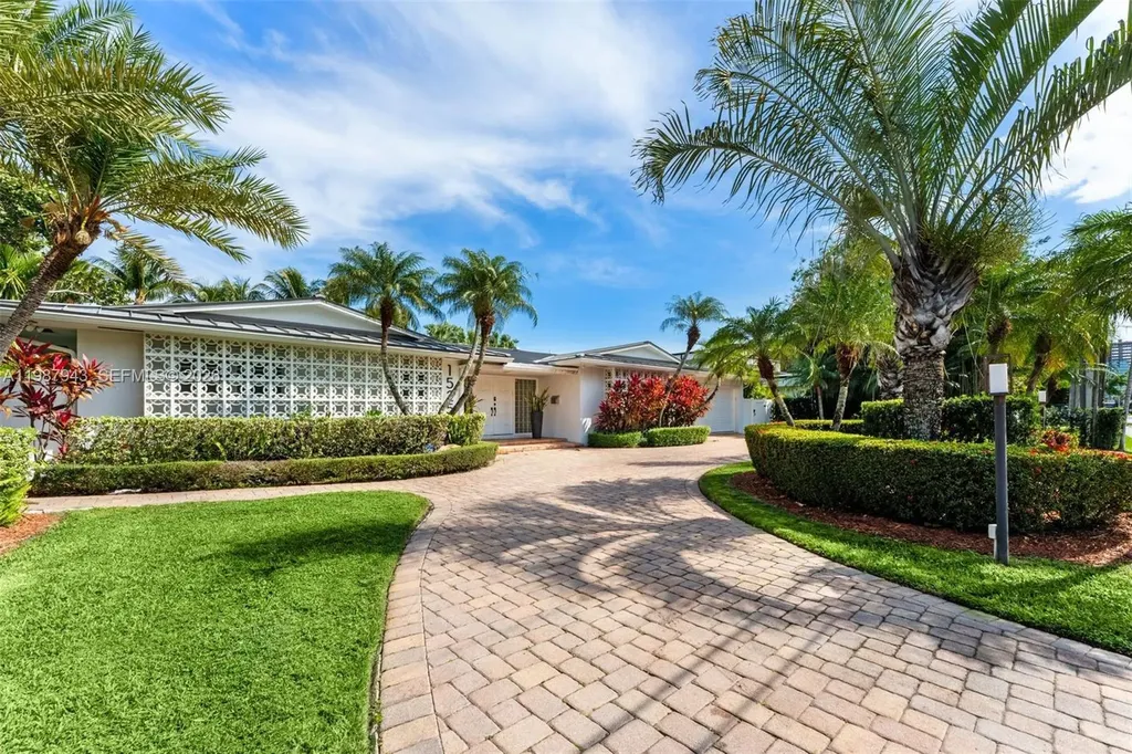 1525 Diplomat Parkway Hollywood FL 33019