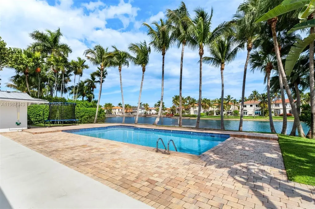 1525 Diplomat Parkway Hollywood FL 33019