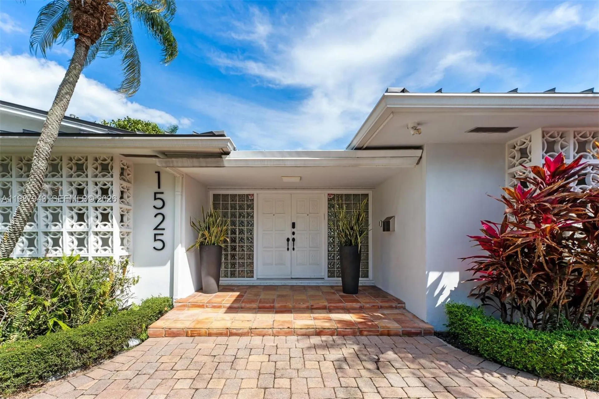 1525 Diplomat Parkway Hollywood FL 33019