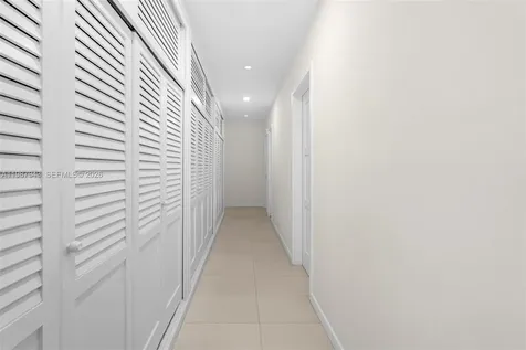 1525 Diplomat Parkway Hollywood FL 33019